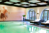 Parkhotel Horst verfügt außer dem beheizten Hallenbad, Indoor und Outdoorsauna und dem Türkischen Dampfbad nun auch über eine gemütliche Wellness Lounge