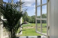 Hotel Restaurant Plantage Rococo liegt auf einem historischen Landgut in Velsen-Zuid in Nordholland